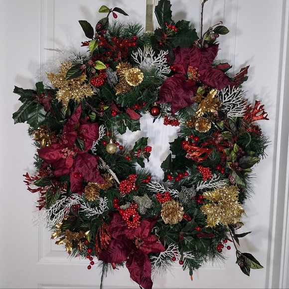 Custom Handcrafted Elegant One of a Kind Lighted Wreath - Picture 6 of 13